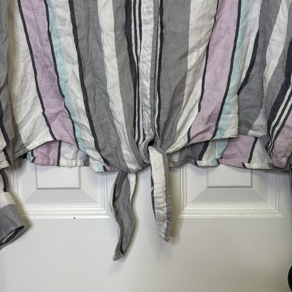 Striped Button-Up Tie-Front Top - Picture 3 of 7